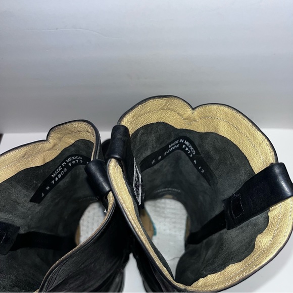 Frye Boots size 6B made in Mexico 76806 black - Picture 8 of 8